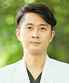 秋葉 隆介 医員